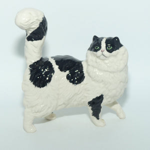 DA148 Royal Doulton Cat | Walking | Primarily White with Black