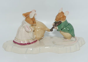Royal Doulton Brambly Hedge tableau figure The Ice Ball DBH30