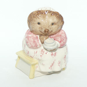 Beswick Beatrix Potter Mrs Tiggy Winkle takes Tea | BP10a | boxed
