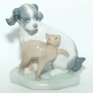 Nao by Lladro figure Dog and Cat in Harmony | #1048