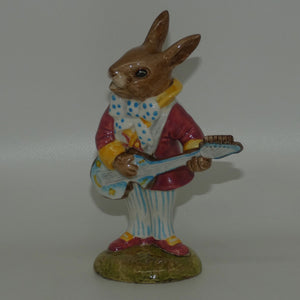 db16-royal-doulton-bunnykins-mr-bunnybeat-strumming