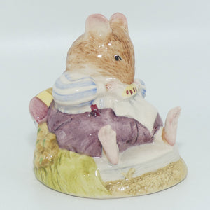 Royal Doulton Brambly Hedge figure Mr Toadflax DBH10C | Tail at Back with Cushion