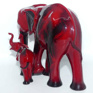 HN3464 Royal Doulton Flambe Motherhood Elephants | Royal Doulton Animals