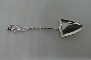 set-12-sterling-silver-teaspoons-and-sugar-shovel-william-hutton-and-sons