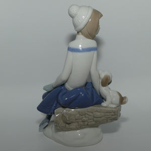 Nao by Lladro figure Ice Skater Resting | Winter Frolic #0763