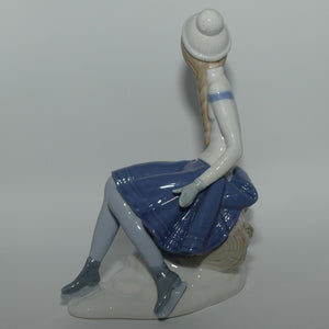 Nao by Lladro figure Ice Skater Resting | Winter Frolic #0763