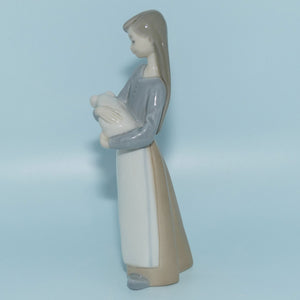 Lladro figure Girl with Pig | #1011 | boxed