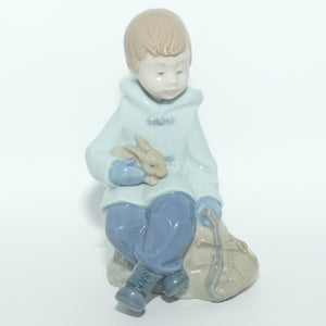 Nao by Lladro figure Boy Resting on Excursion #1037