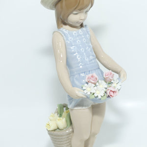 Lladro figure My Flowers | Flowers on the Lap #1284