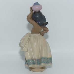 Lladro figure Little Peasant Girl | White | Vase on Head | #2333