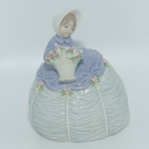 Lladro figure Petite Maiden | #5383