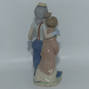 Lladro figure Pals Forever | #7686