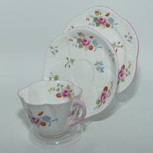 Shelley Dainty shape Rose and Red Daisy trio