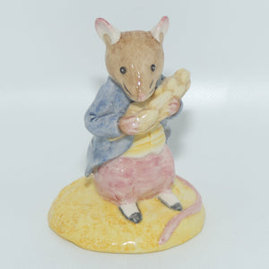 Beswick Beatrix Potter Johnny Town Mouse Eating Corn 