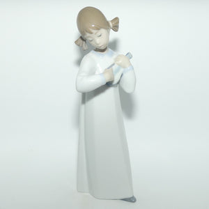Lladro figure Girl with Guitar | #4871 | figure only