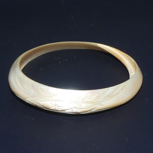 Vintage Carved Mother of Pearl bangle | probably Tahitian