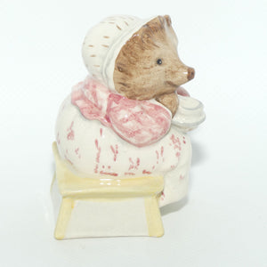 Beswick Beatrix Potter Mrs Tiggy Winkle takes Tea | BP10a | boxed
