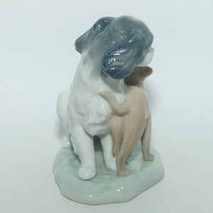 Nao by Lladro figure Dog and Cat in Harmony | #1048