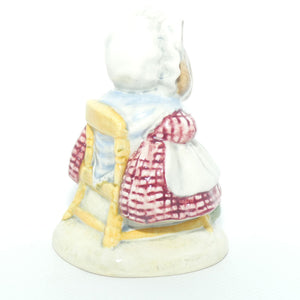 Beswick Beatrix Potter The Old Woman Who lived in a Shoe Knitting | BP3b
