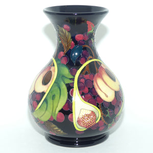 Moorcroft Queens Choice M1/9 vase