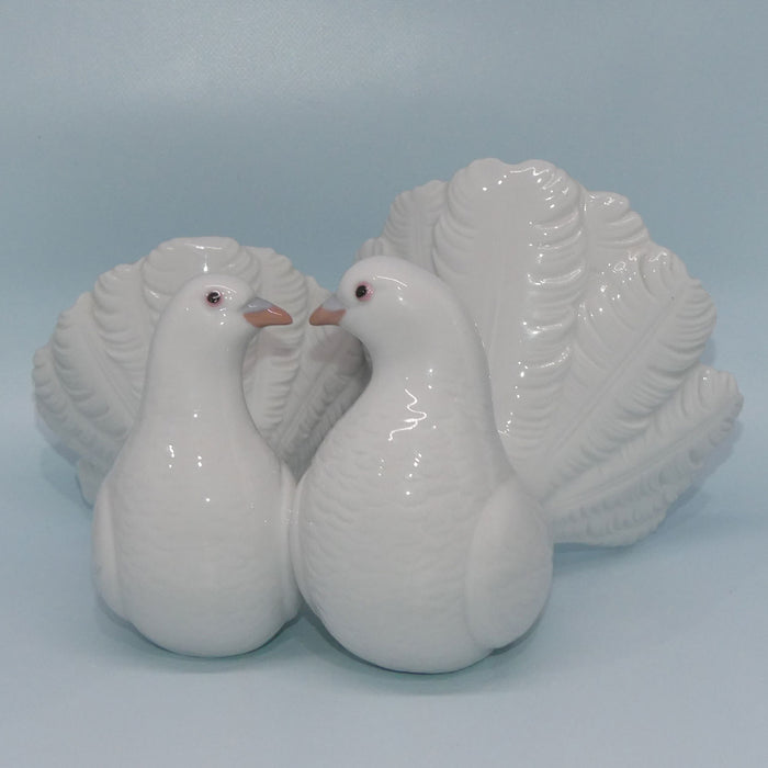 Lladro figure Couple of Doves #1169