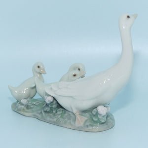 lladro-figure-little-ducks-after-mother-ducklings-1307
