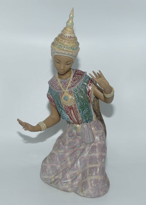 Lladro figure Thai Girl Kneeling (Gres) | Lladro # 01012069 | Sculptor: Vicente Martínez | Issued: 1977 | Retired: 2000 