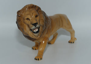 #2089 Beswick Lion | Facing Left | Artist mark on Paw