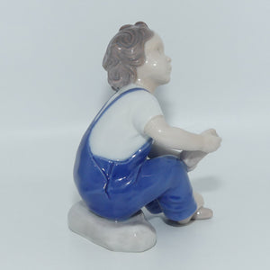 bing-and-grondahl-figure-2275-help-me-mother