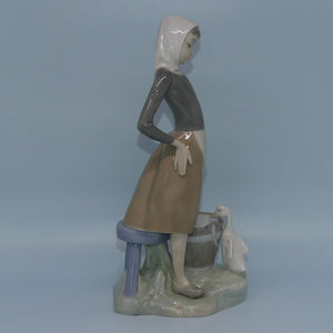 lladro-figure-girl-with-milk-pail-4682