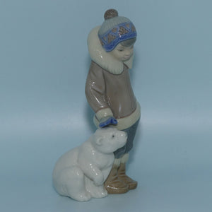 lladro-figure-eskimo-boy-with-pet-5238