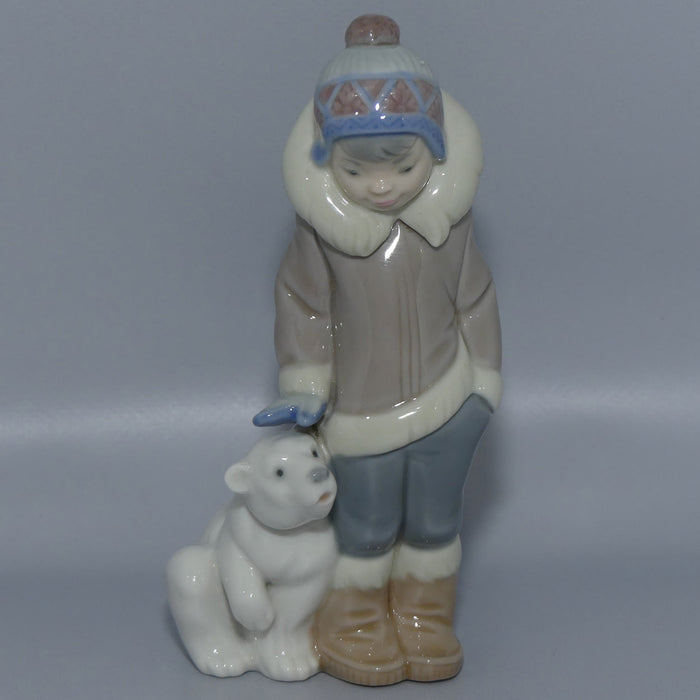 Lladro figure Eskimo Boy with Pet #5238 | #2