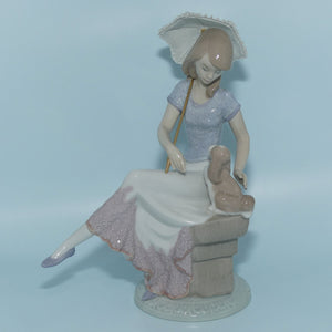 Lladro figure Picture Perfect #7612 | Lladro Collectors Society
