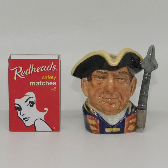 D6582 Royal Doulton miniature character jug Guardsman | ETC