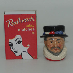 d6806-royal-doulton-tiny-size-character-jug-beefeater-rdicc