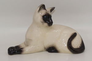 da124-royal-doulton-siamese-cat-lying-looking-back