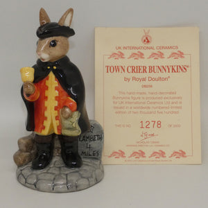 db259-royal-doulton-bunnykins-town-crier