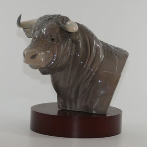 lladro-el-toro-bulls-head-on-base-5545