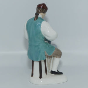 HN2208 Royal Doulton figurine Silversmith of Williamsburg 
