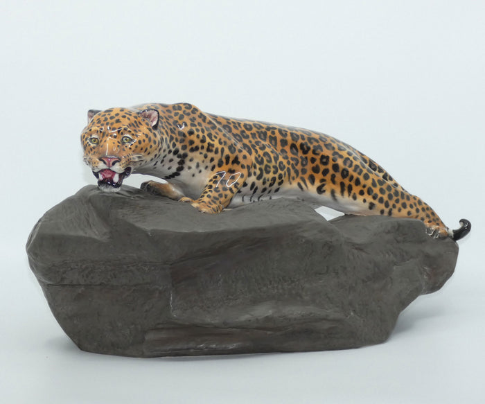 HN2638 Royal Doulton Leopard on Rock (Prestige)