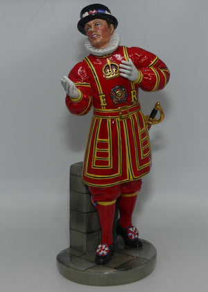 HN2903 Royal Doulton figure | Gilbert and Sullivan | Colonel Fairfax