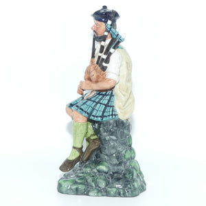 HN2907 Royal Doulton character figure The Piper | Bagpipes