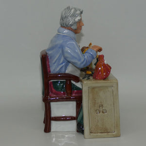 hn2943-royal-doulton-figure-the-china-repairer