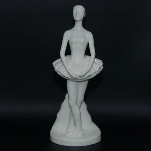 hn4027-royal-doulton-figure-the-ballet-dancer-images-series