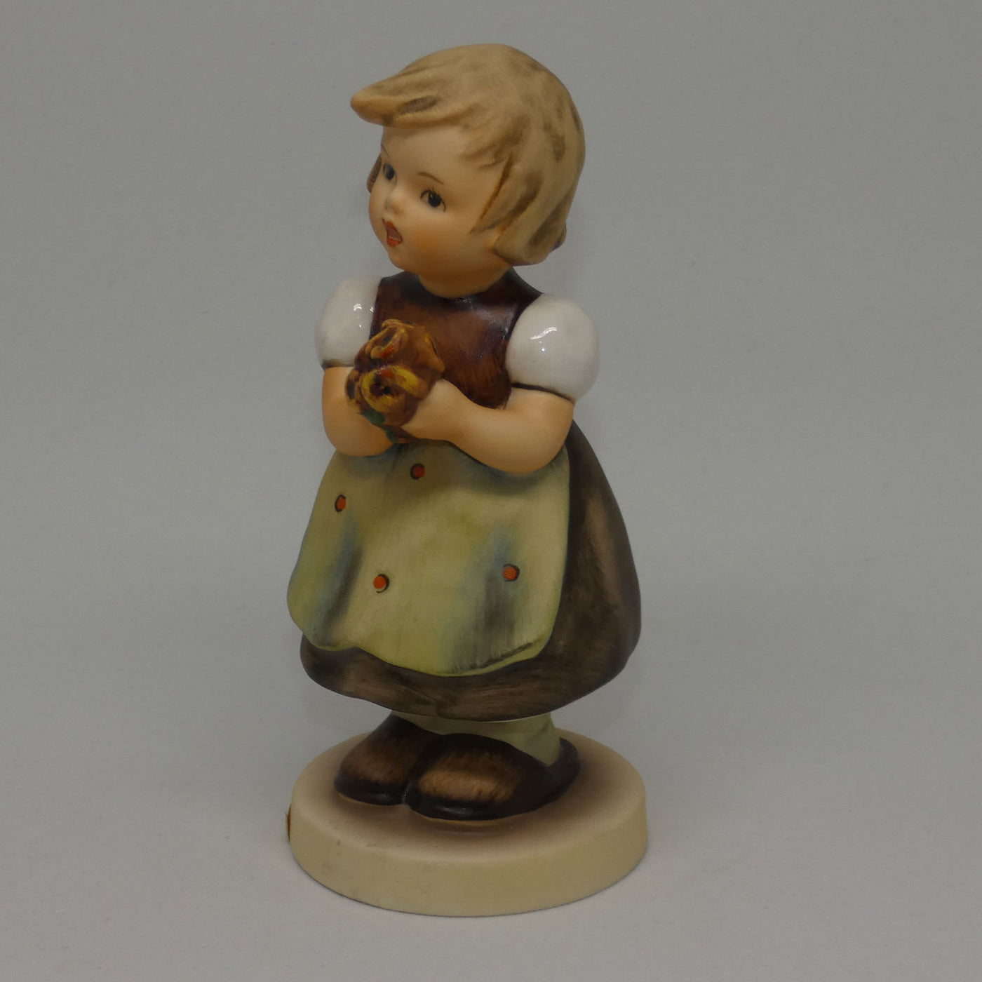 HUM257 MI Hummel figurine For Mother – Roundabout Antiques