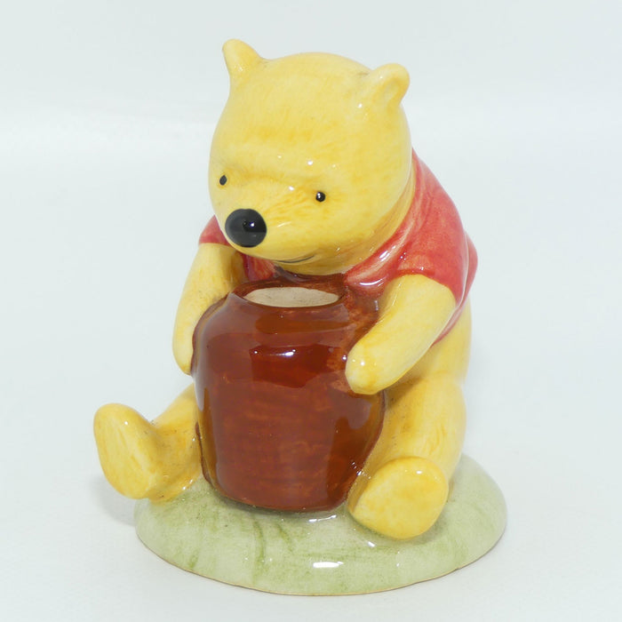 WP01 Royal Doulton Winnie the Pooh figure | Winnie the Pooh and the Honey Pot | figure only