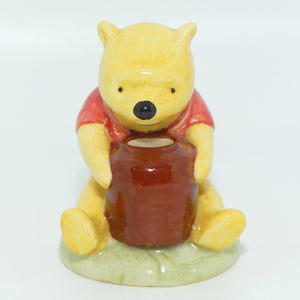 WP01 Royal Doulton Winnie the Pooh figure | Winnie the Pooh and the Honey Pot