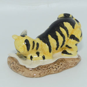 WP06 Royal Doulton Winnie the Pooh figure | Tigger signs the Rissolution 
