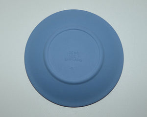 wedgwood-jasper-white-on-pale-blue-aurora-miniature-plate-7-5cm