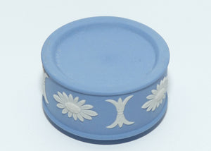 Wedgwood Jasper | White on Pale Blue | Aurora miniature trinket box